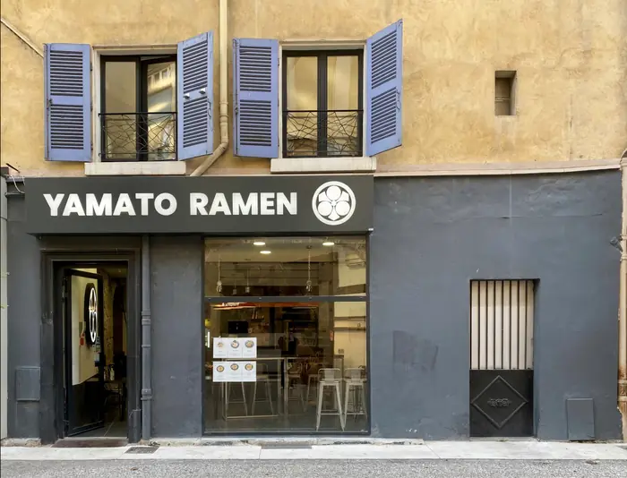 Devanture du restaurant Yamato Ramen, 18 rue Guetal à Grenoble